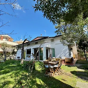 villa-renata-con-3-appartamenti.riccione-hotels.org/